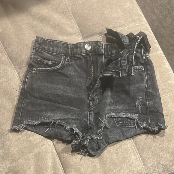 Zara Black Jean Shorts High-Waisted Distressed - Picture 1 of 4